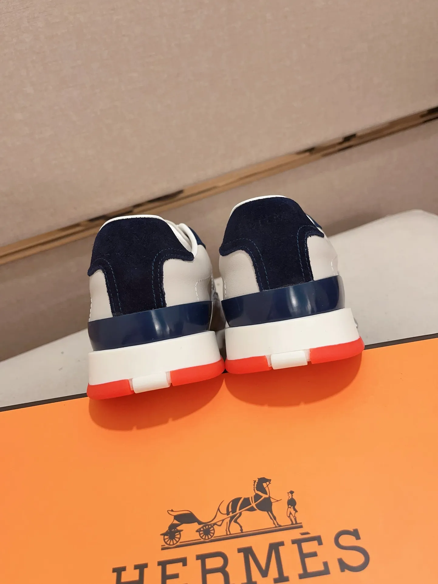 Ex-factory price: 500💰《HERMES》【Classic Original Version】Hermès; Top 🔝 Purchasing Agency 🔍🔍Men's latest 🇺🇸 counters are sold simultaneously, original imported from Italy ▲▲First-layer cowhide ▲▲ (high-end, extravagance and class) times) Exquisite workmanship (Italian 🇮🇹Imported water-dyed 🐂cowhide lining) sole: Original sole provided by the original factory, ⚠️exclusive double-layer activity·TPR·rubber·combined molded outsole; super comfortable·wear-resistant·non-slip·environmental protection The real thing is more beautiful if you take the real thing (high quality, follow the order), you can enter and exit the counter at will * Number of yards: 38·39·40·41·42·43·44# (can be customized 45.)